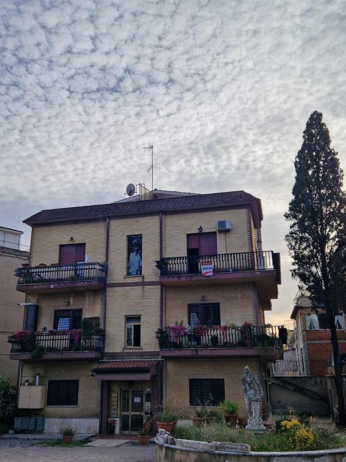 At Monica'S In Rome - Stazione Labaro Apartment Bagian luar foto